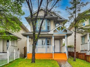112 W Martinglen Close NE, Calgary, AB T3J 3N1