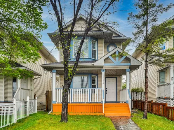 112 W Martinglen Close NE, Calgary, AB T3J 3N1