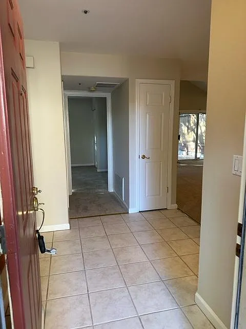 3 bed, 1652 sqft, $4,850 — Photo 3