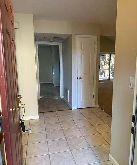 25 Coopers Hawk Ct — Photo 3