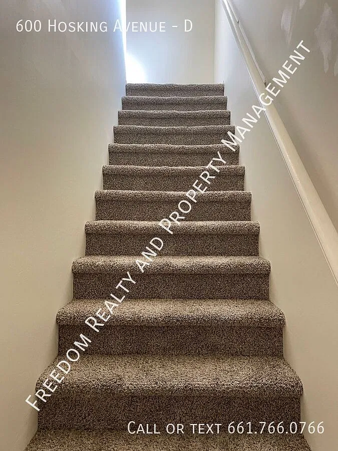 3 bed, 2.0 bath, 1059 sqft, $1,800 — Photo 3