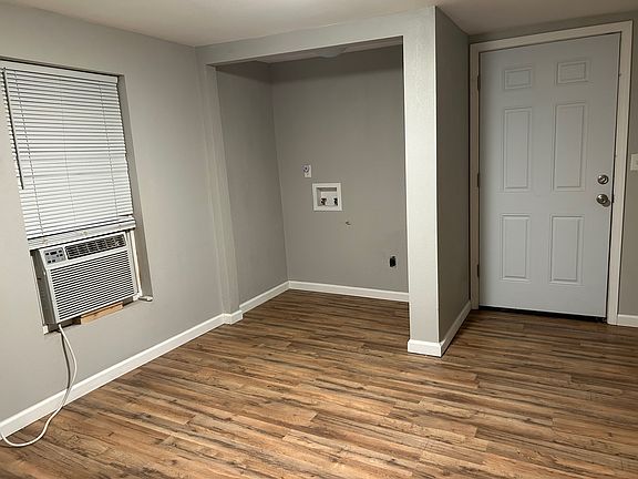 5th image of 700 Dyer St