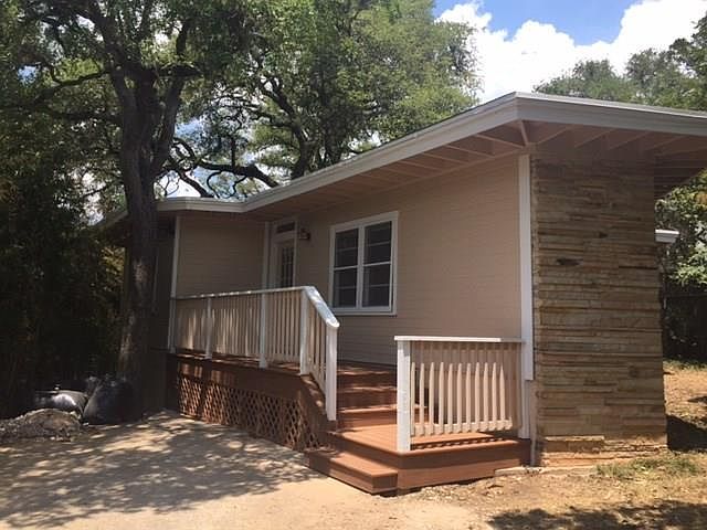 1st image of 2104 Matthews Dr