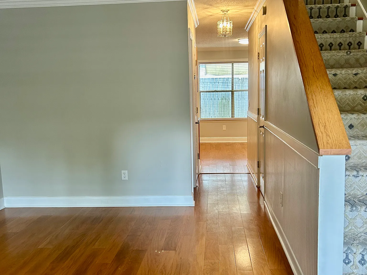 254 Howle Ave — Photo 2
