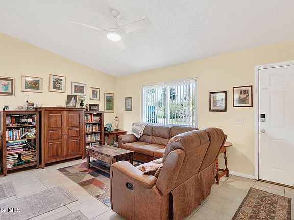 5th image of 1051 Colonial Ave SE