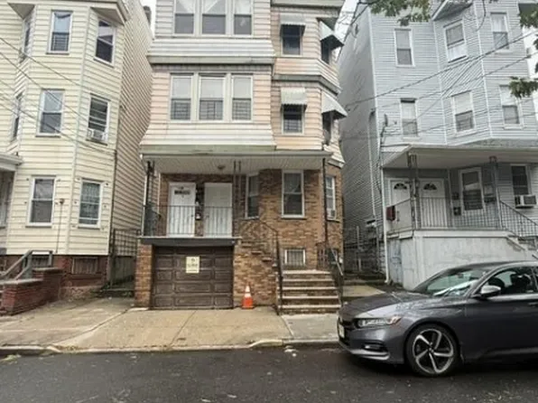 135 Ridge St, Newark City, NJ 07104