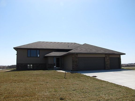 Pending: 201 Oak Drive, Eagle Lake, MN 56024