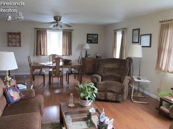 2nd image of 727 E Spayth St
