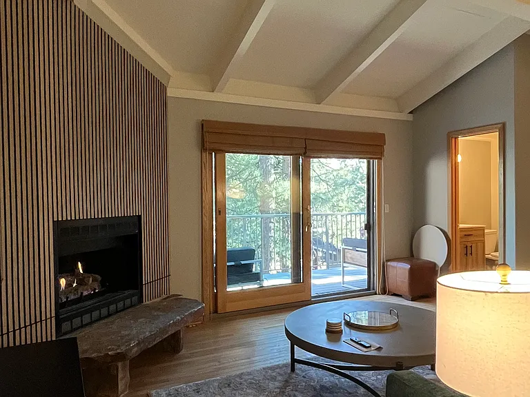 820 Oriole Way — Photo 2