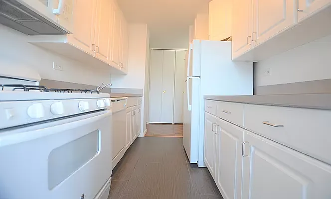 Rented by Manhattan Realty Group | media 5