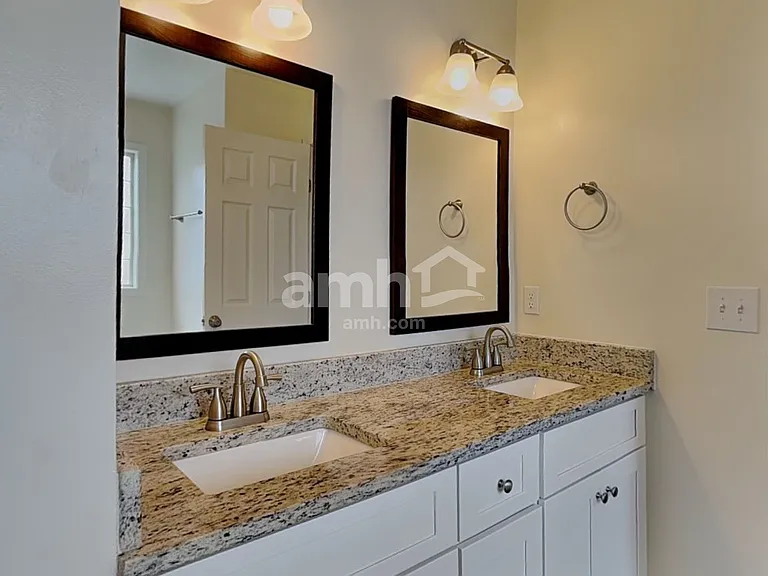 369 Collinsworth Dr — Photo 10