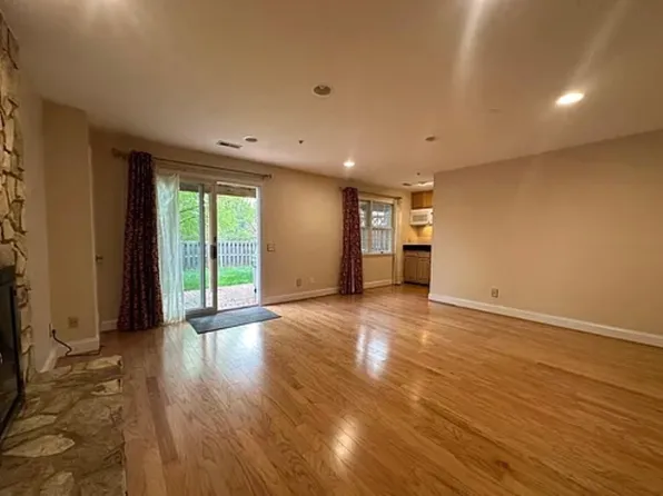 10000 Sterling Ter, Rockville, MD 20850