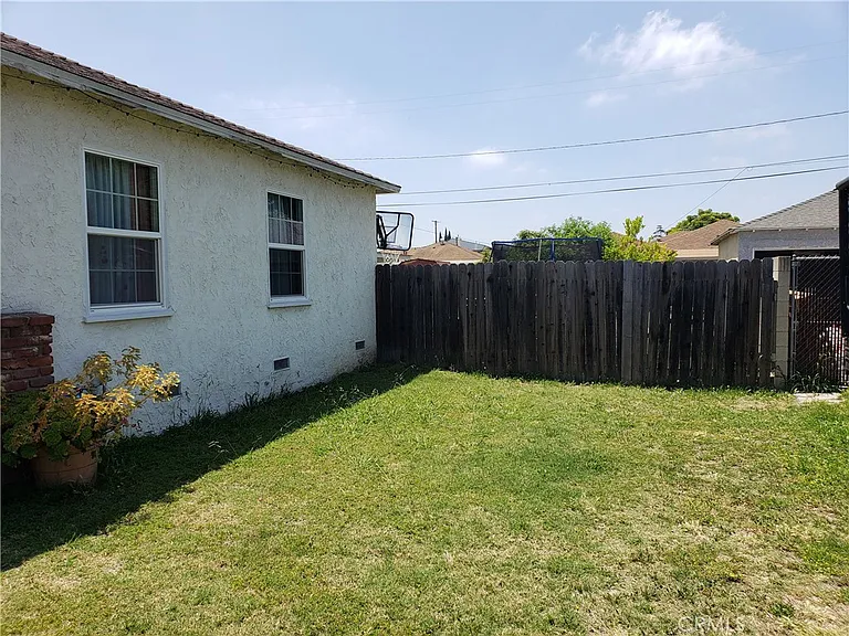 8192 Franklin St — Photo 25