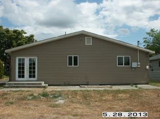 810 S Grand Dr, Moses Lake, WA 98837