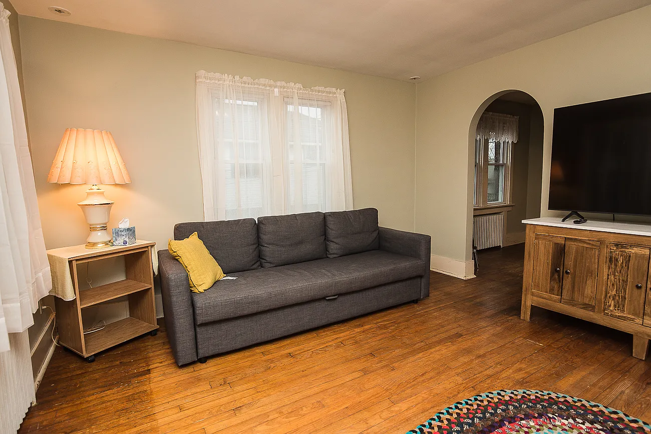 2 bed, 848 sqft, $1,100 — Photo 1