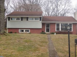 2165 Horseshoe Dr, Pottstown, PA 19464