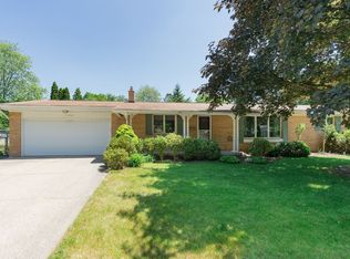 1400 Sycamore Dr, Rochester Hills, MI 48307