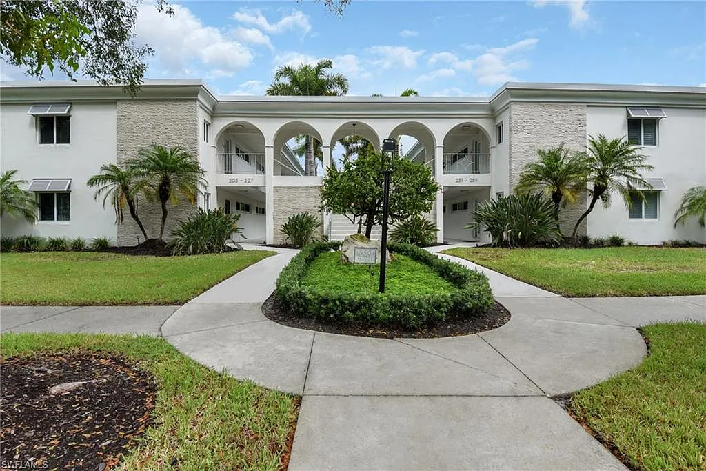 2 bed, 2.0 bath, 1150 sqft, $7,600 — Photo 1