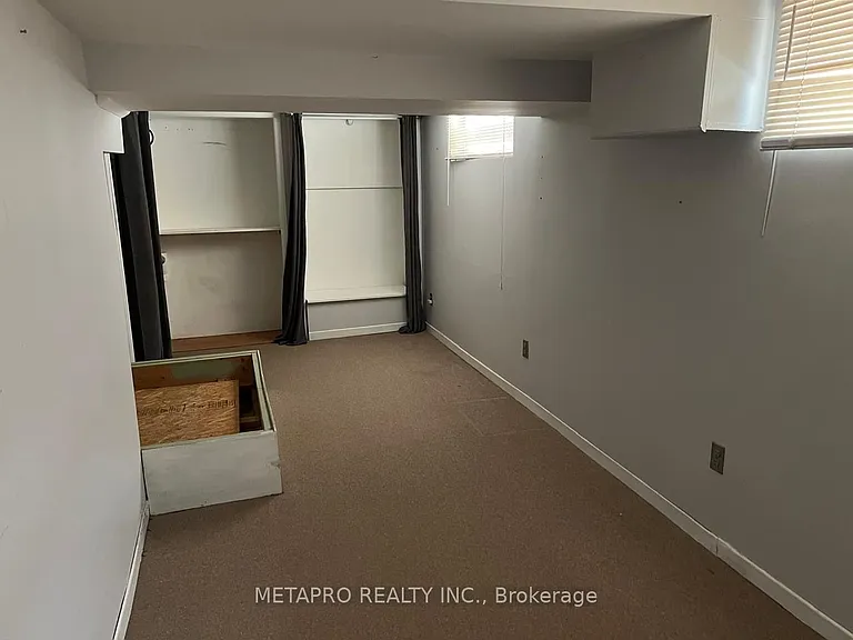 1294 Pinegrove Rd — Photo 16