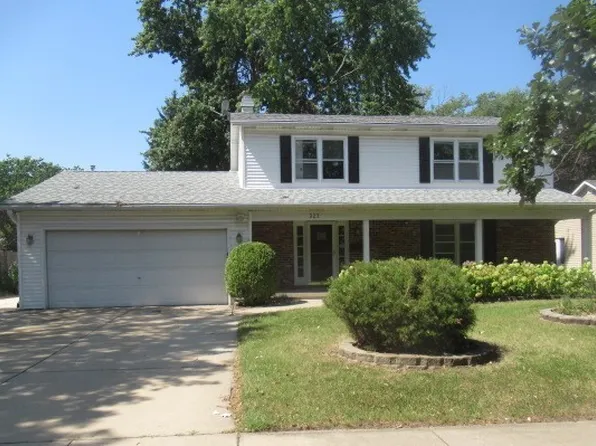 323 Berwick Dr, Aurora, IL 60506