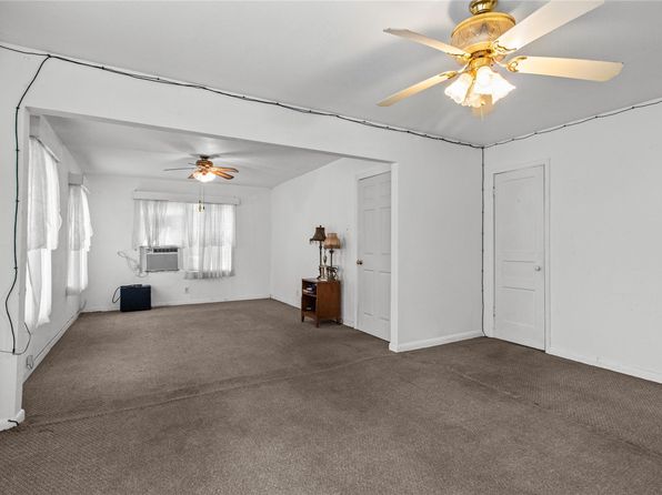 1223 7th Ave N, Texas City, TX 77590