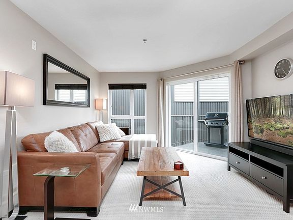 2nd image of 4020 Aurora Ave N APT 303