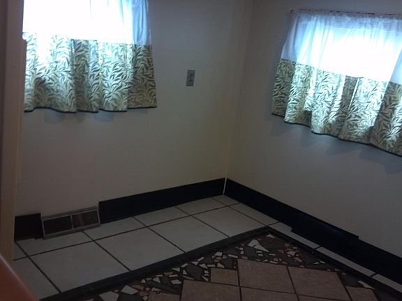 2nd image of 608 S Horace Ave