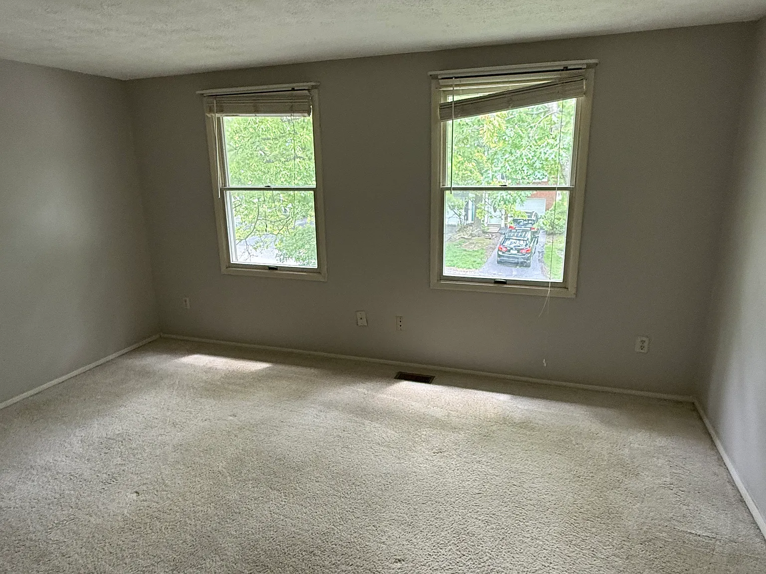 2 bed, 1.5 bath, 930 sqft, $1,665 — Photo 4