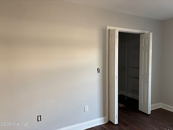 4th image of 114 Westwood Ct
