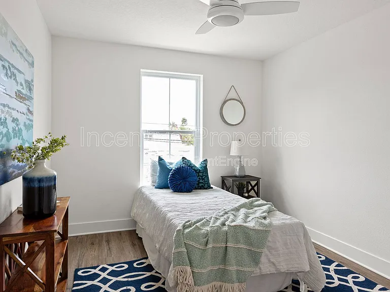 526 S Grandview Ave — Photo 18