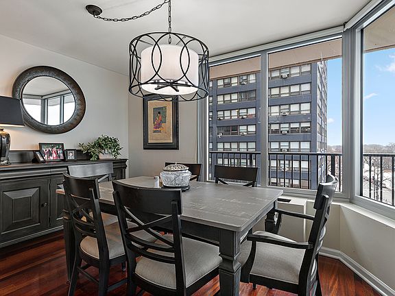 5th image of 4170 N Marine Dr APT 6B