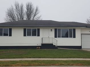 423 7th St, Columbus, NE 68601