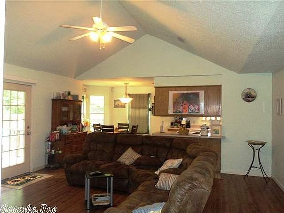 3rd image of 37 Shamsie Dr