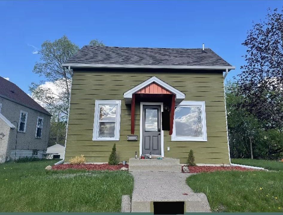 1st image of 3206 Washburn Ave N