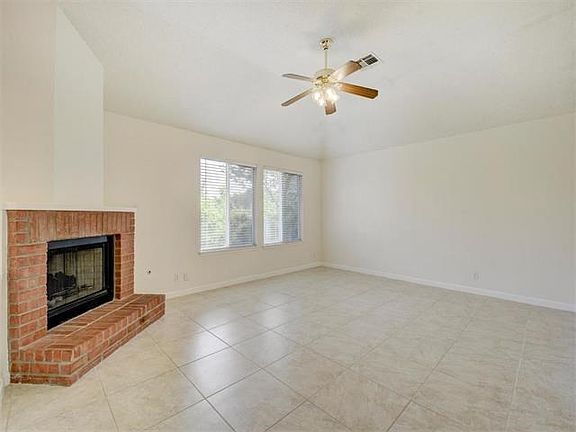 3rd image of 2104 Emmett Pkwy