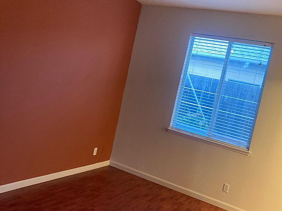 5th image of 50 Leighty Ct