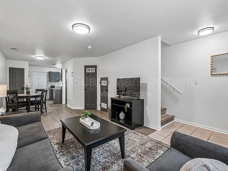 321 W South Ave — Photo 28