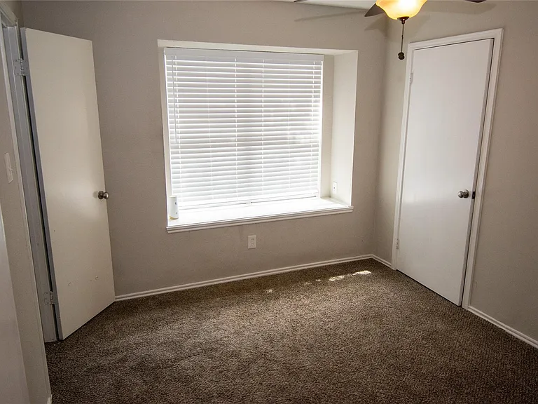 1009 Wildwood Dr — Photo 13