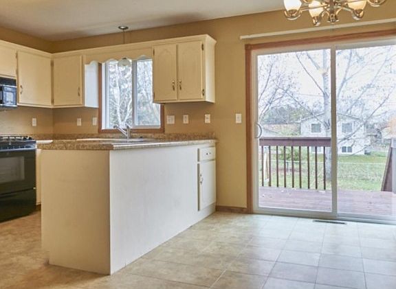 5th image of 7730 Kentucky Cir N
