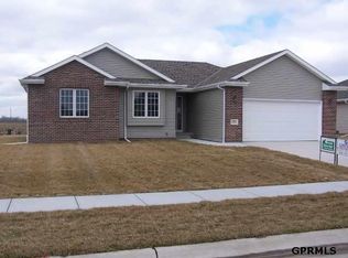 3321 Armour Dr, Fremont, NE 68025