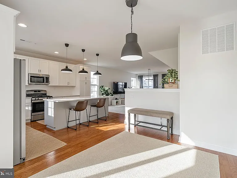 350 Flintrock Ct — Photo 14