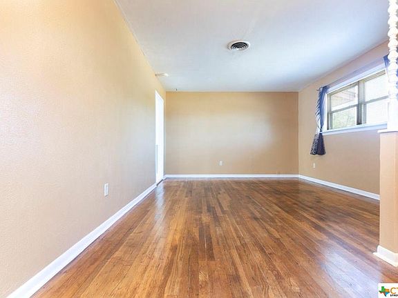 4th image of 2401 Mountain Ave