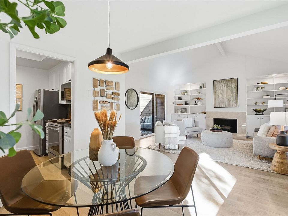 1st image of 7 Escalle Lane