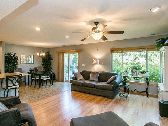 2nd image of 1269 Nicholas Ln