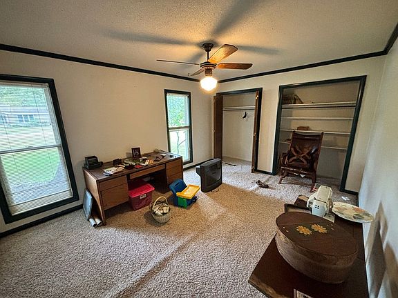 4th image of 4040 Foxborough Blvd
