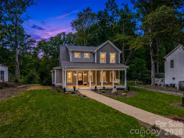61 Laurel Ln, Black Mountain, NC 28711