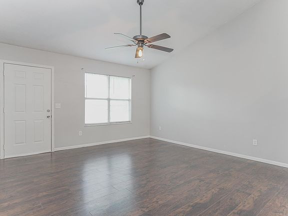 5th image of 575 Kitrina Ave APT D