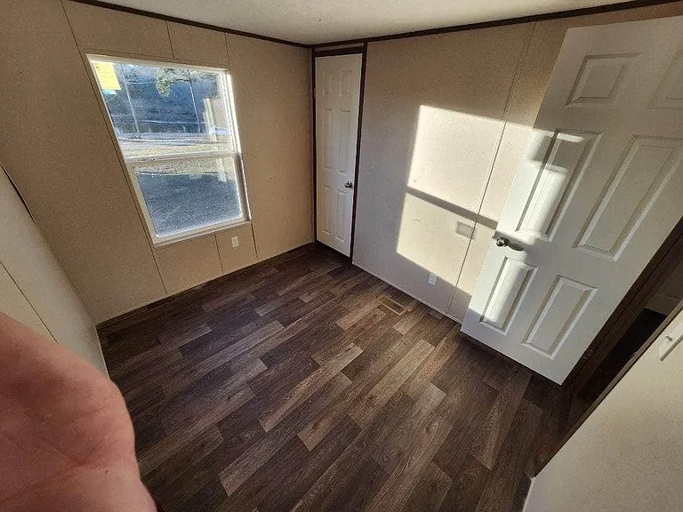 888 Dale Ln — Photo 5