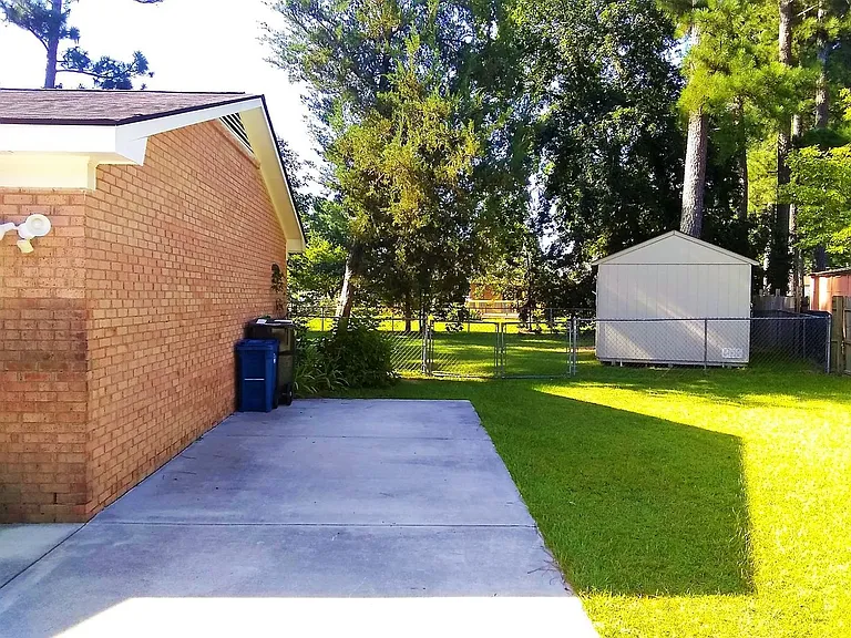 7501 Martha Ct — Photo 4