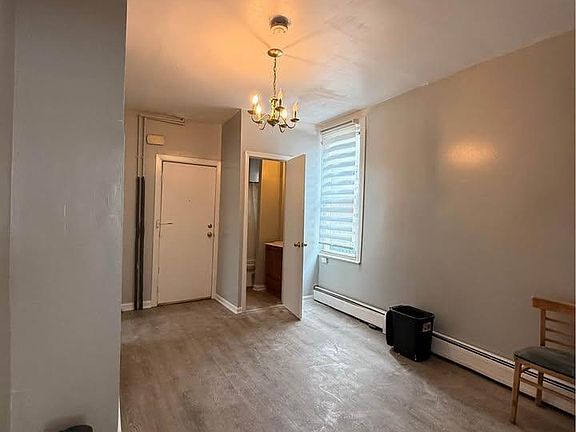 5th image of 53 Hassart St